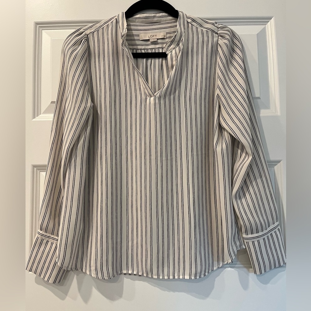 LOFT Women's Black and White Striped V-Neck Blouse Long Sleeve Top SP